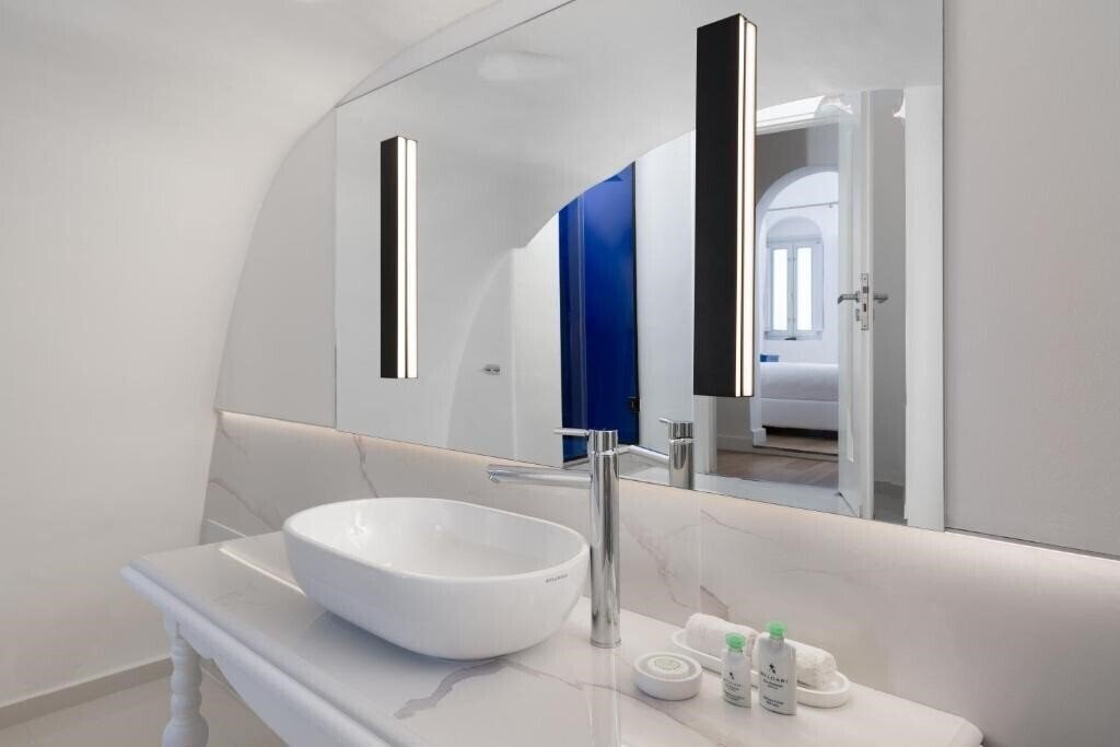 Вид Katikies Chromata Santorini 5*