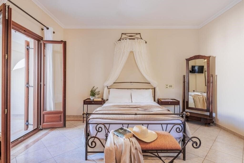 Вид Epavlis Hotel 4*