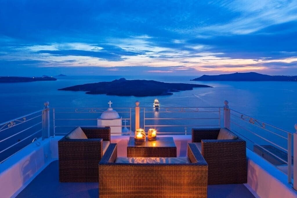 Фотографія Aroma Suites 4*