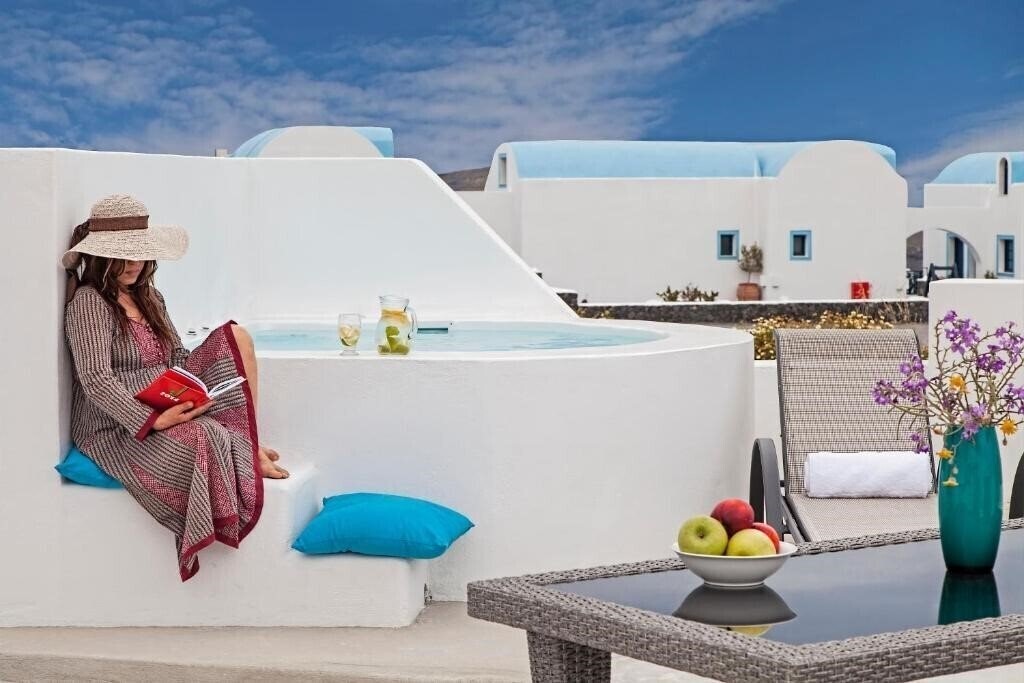 Вид Athiri Santorini Family Friendly Hotel 3*