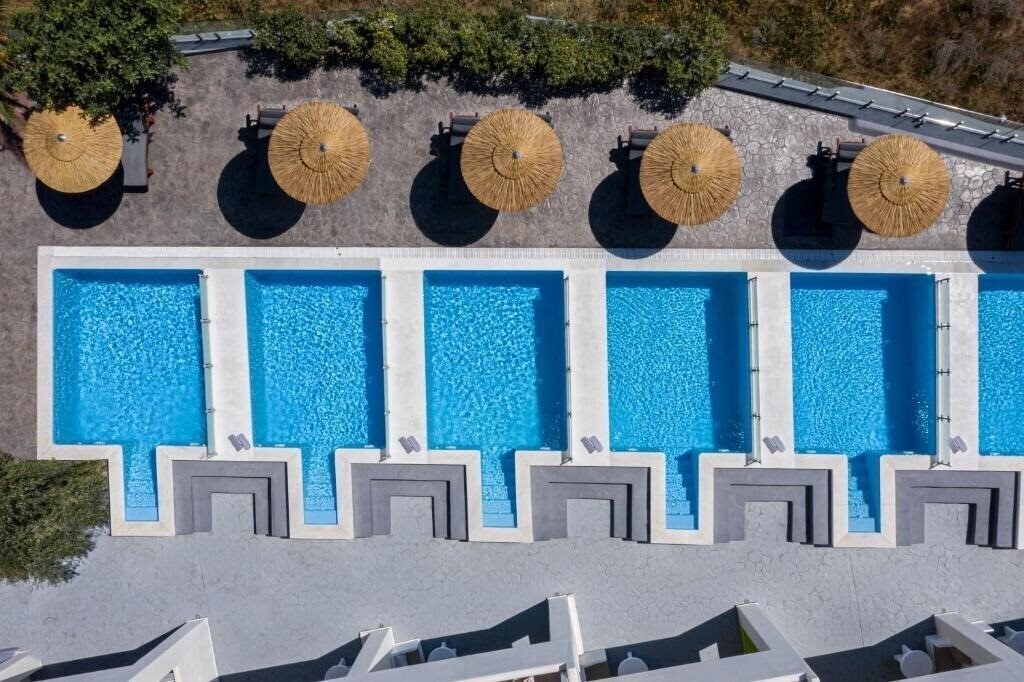 Отель Splendour Resort 4*