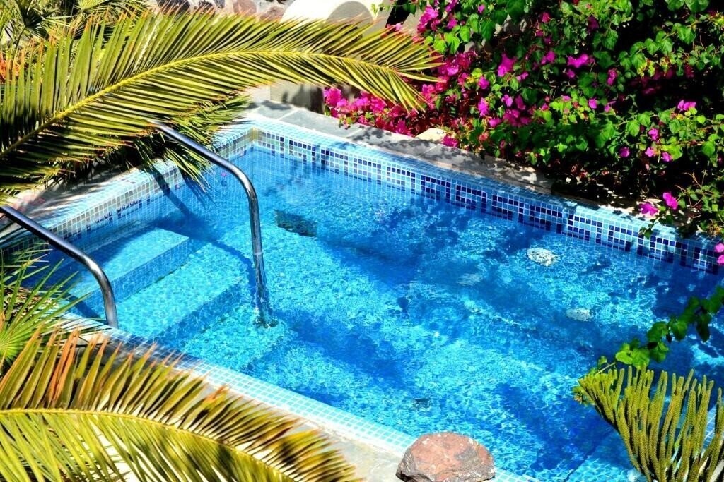 Картинка Zephyros Hotel 2*