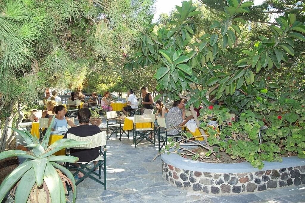 Вид Zephyros Hotel 2*