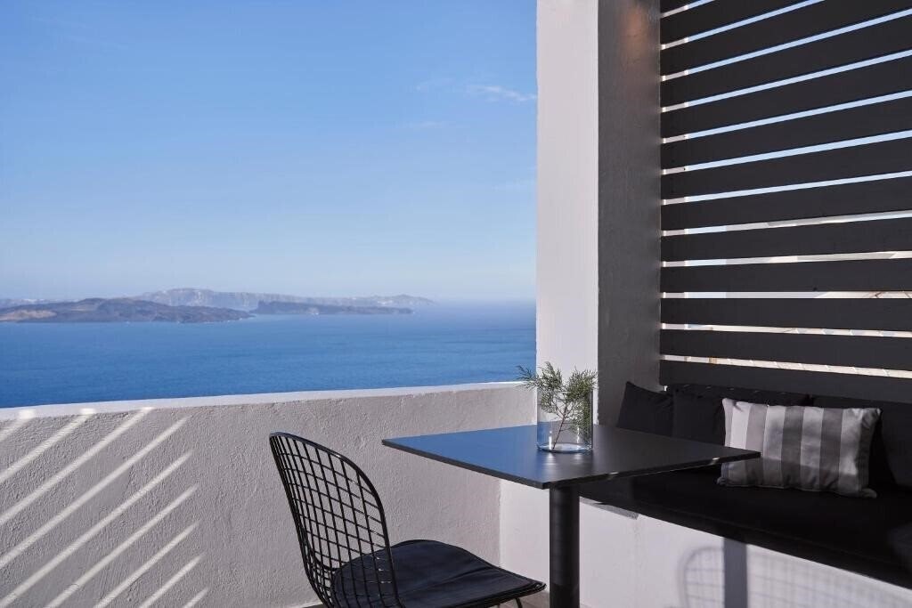 Зображення Mr. & Mrs. White Santorini 4*