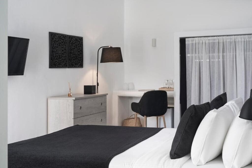 Територія Mr. & Mrs. White Santorini 4*