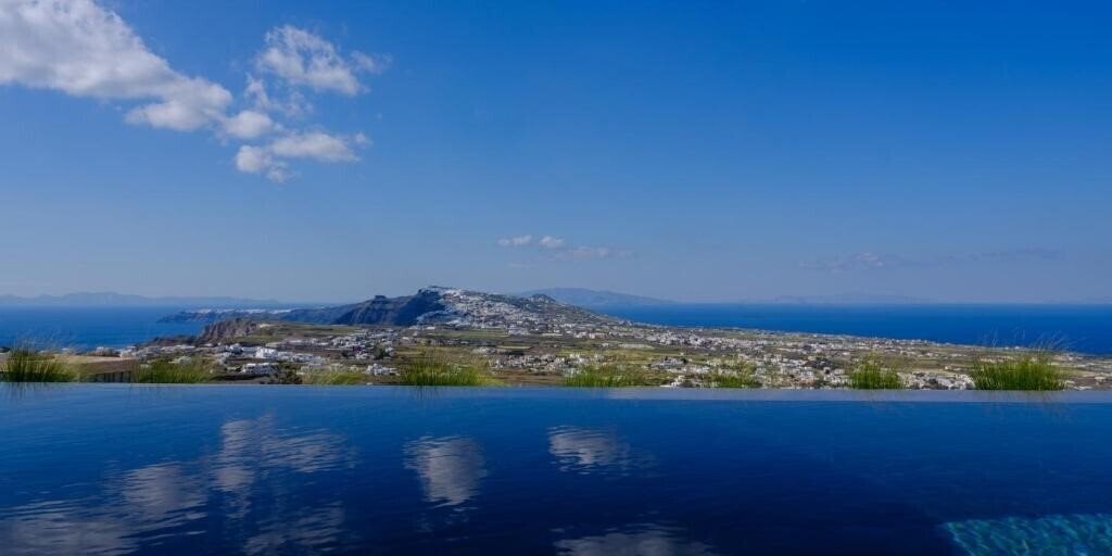 Панорама Apikia Santorini 5*
