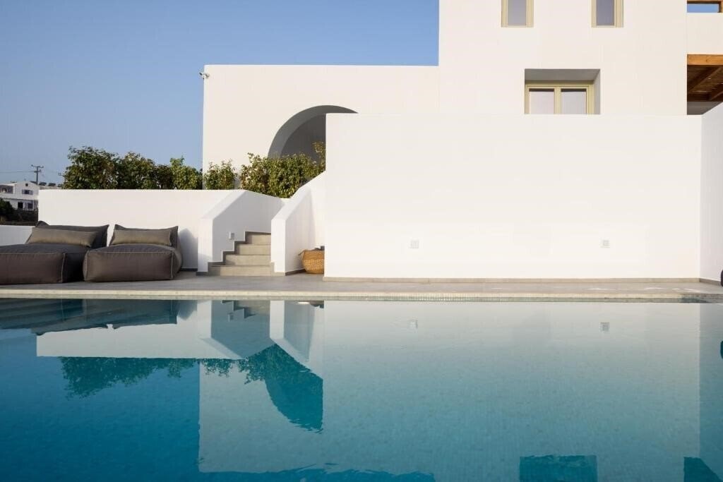 Готель Este Luxury Suites 5*