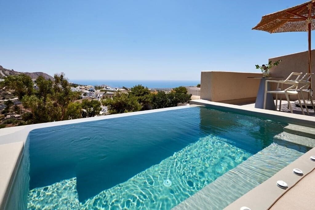 Панорама Aeon Suites 3*