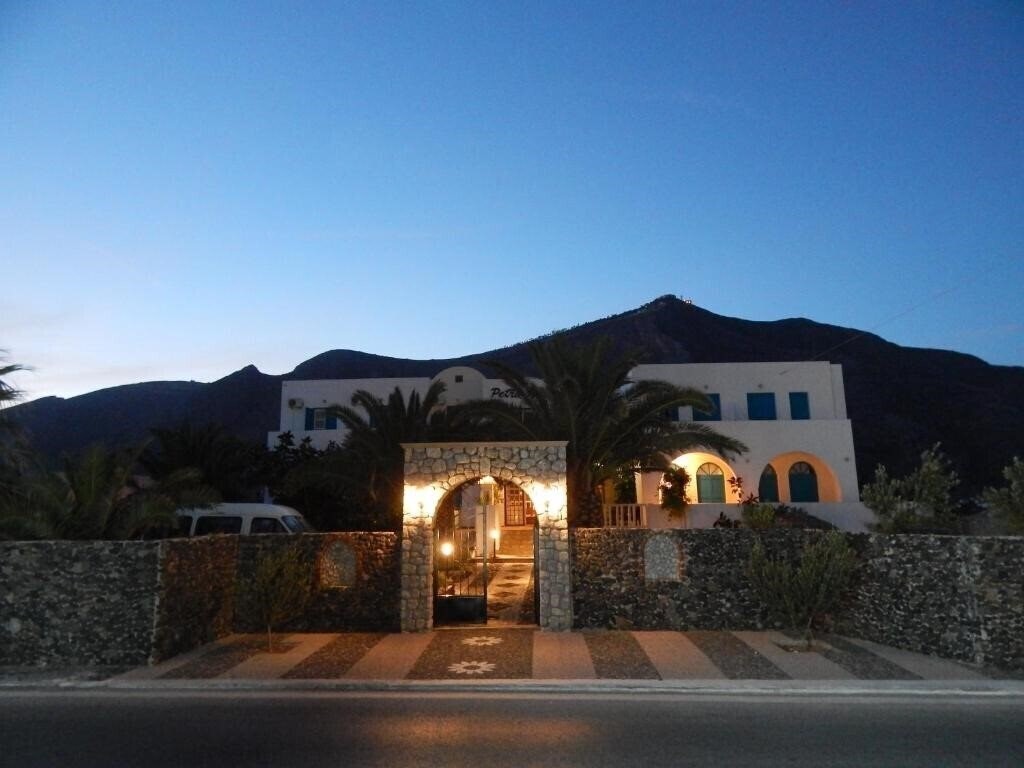 Панорама Petra Nera 4*