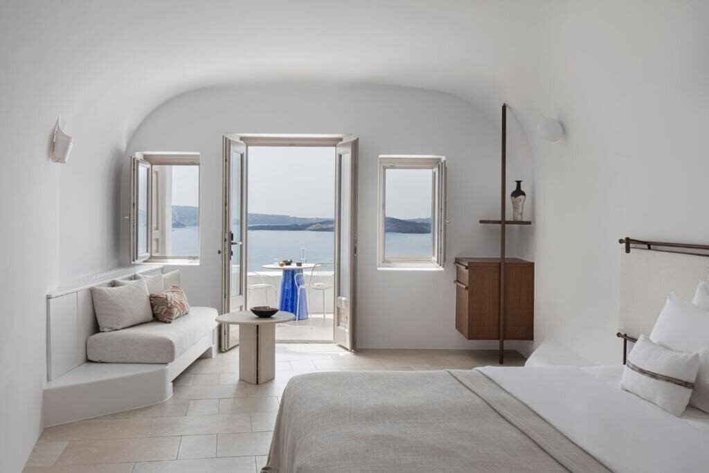 Фото Canaves Oia Hotel Santorini 4*