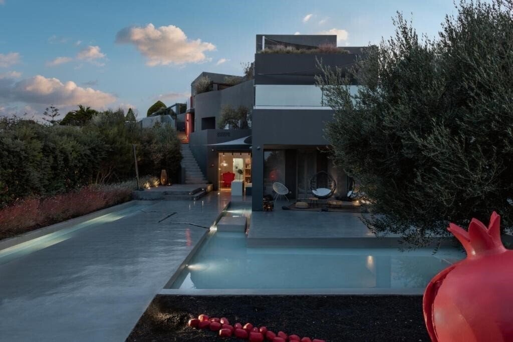 Территория West East Suites 5*