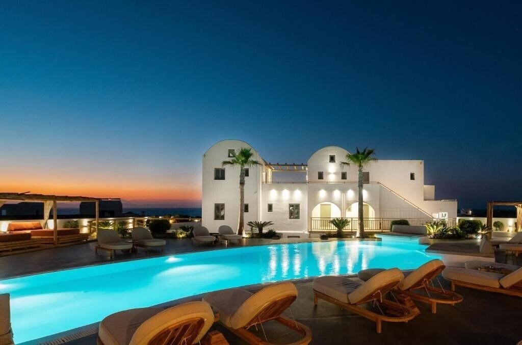 Отель Amethyst Luxury Suites 4*