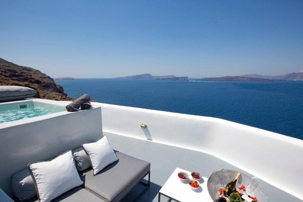 Панорама Akrotiri Cove Santorini 5*
