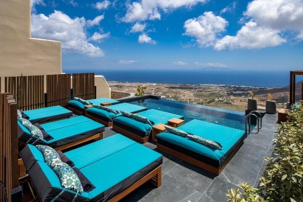 Апартаменты Skyfall Suites (Adults Only) 5*