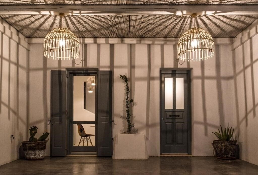 Готель Lagadi Suites 4*