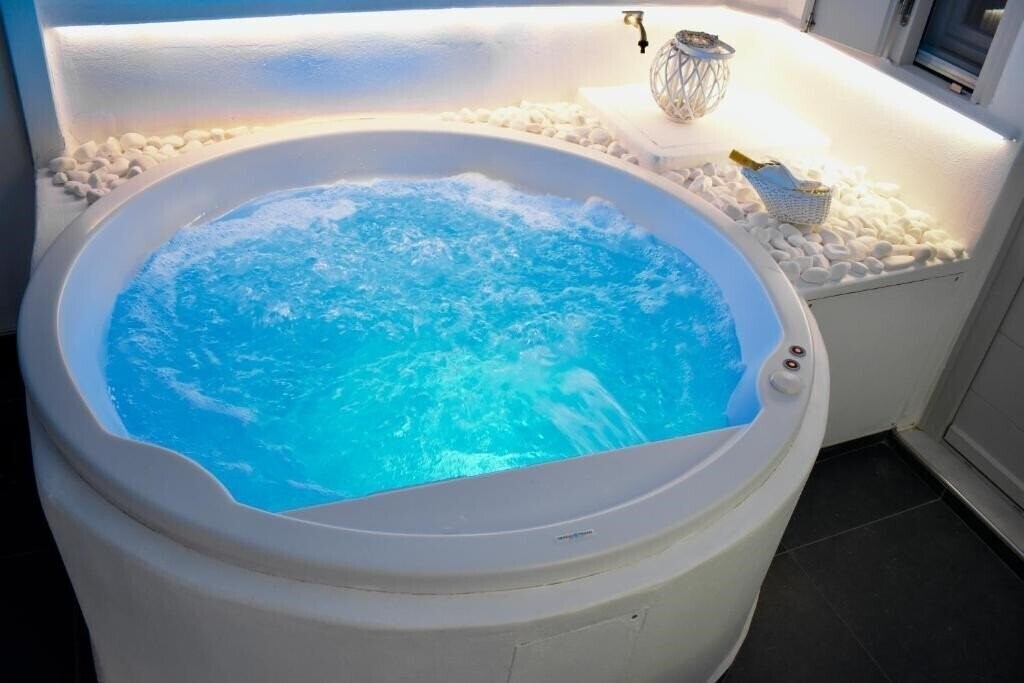 Апартаменты Ariana Suites Adults Only 4*