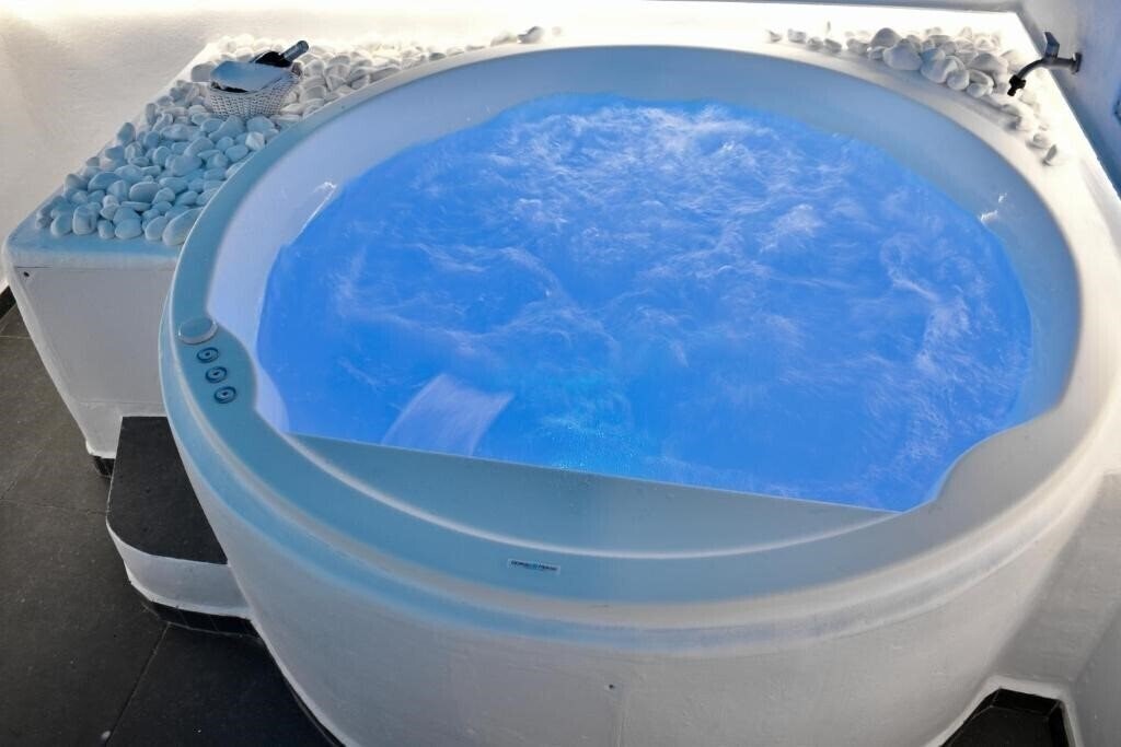 Панорама Ariana Suites Adults Only 4*