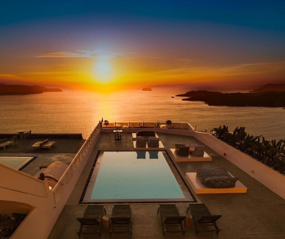 Фотографія Amity Suites - Adults Only 3*