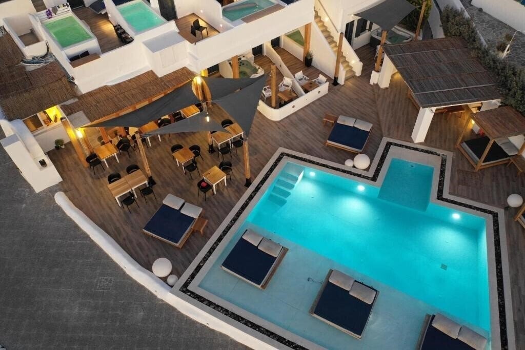 Панорама Amaze Suites 5*