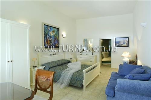 Отель Adamis Majesty Suites 4*