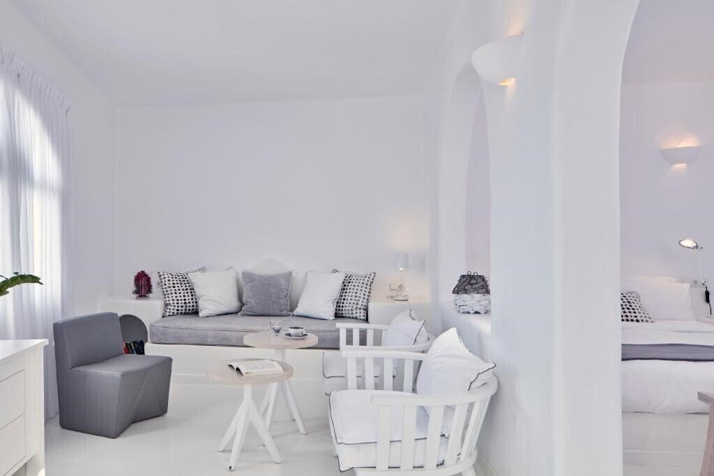 Панорама Cliff Side Suites 4*