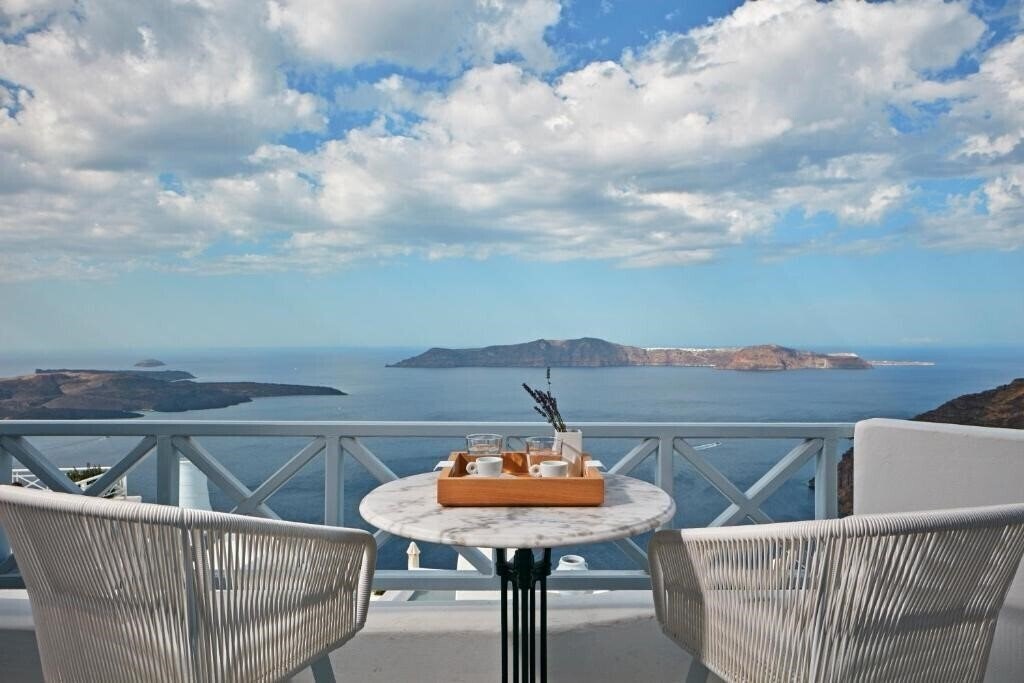 Територія Cliff Side Suites 4*