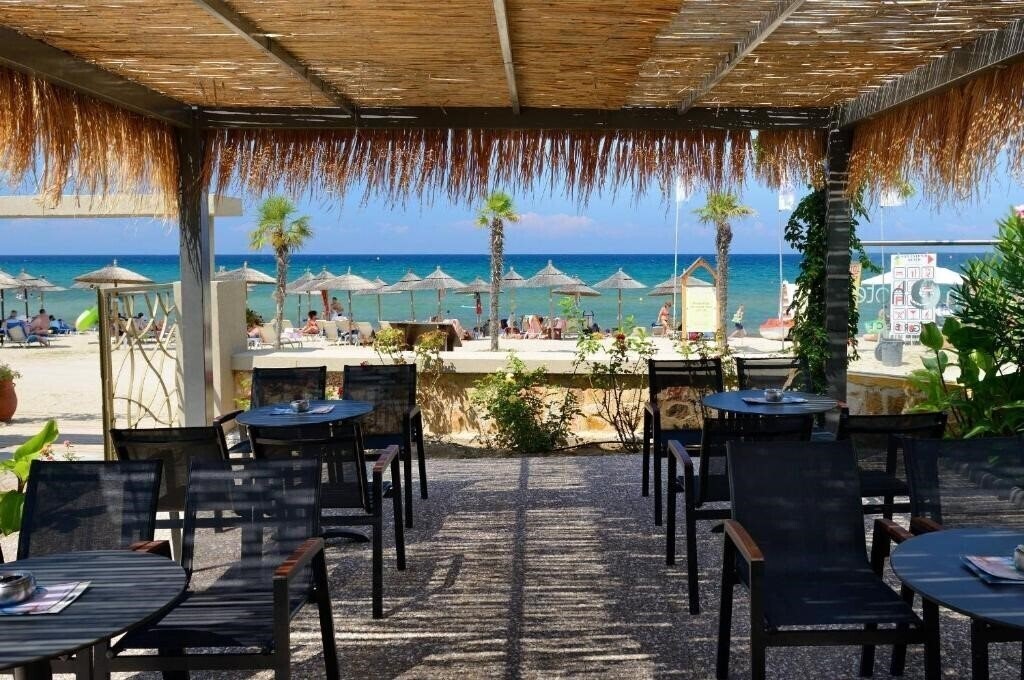 Вид Atrium Hotel 4*