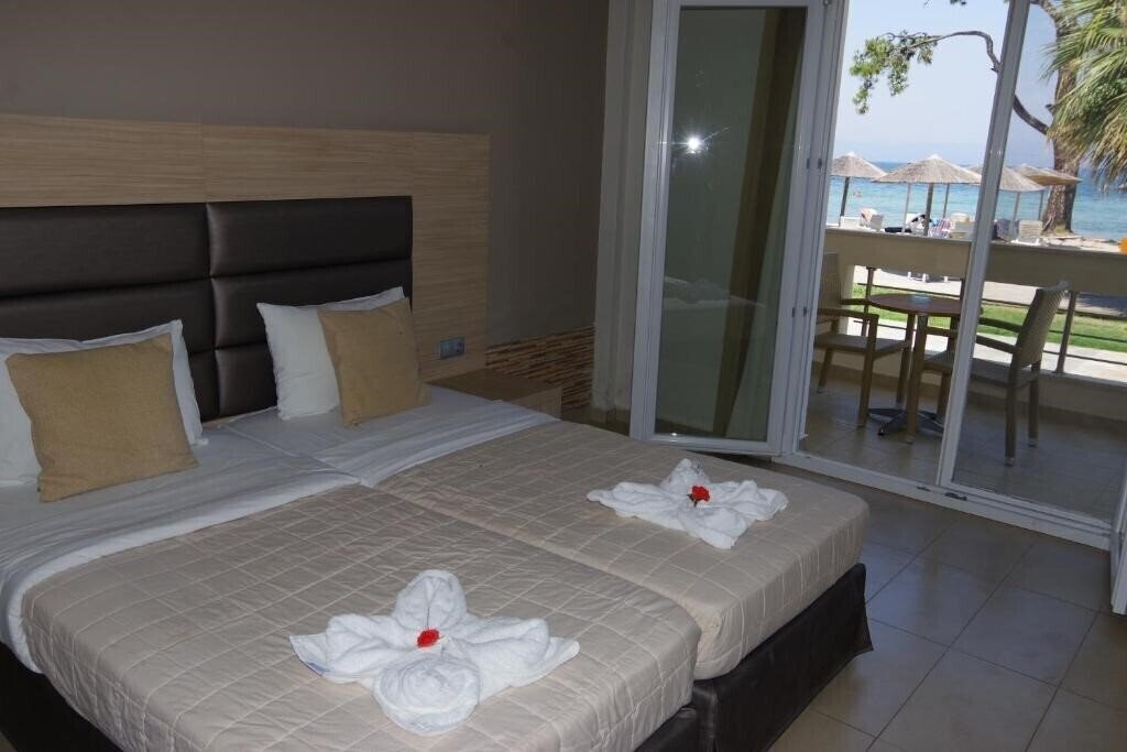 Апартаменти Rachoni Bay Hotel 3*