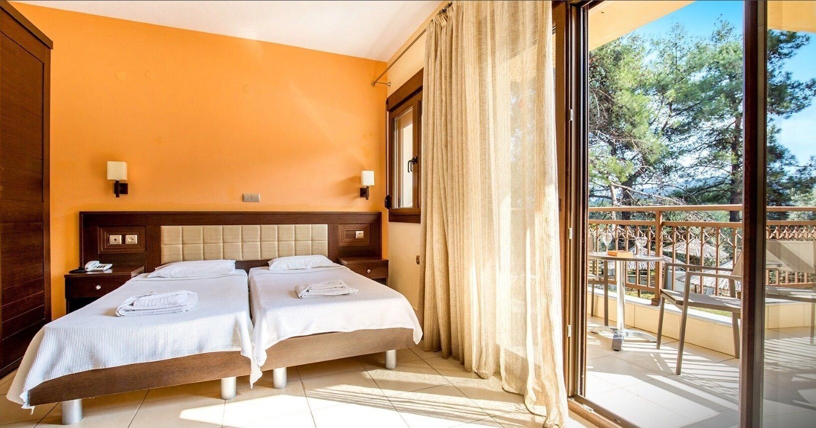 Територія Four Season Hotel 3*