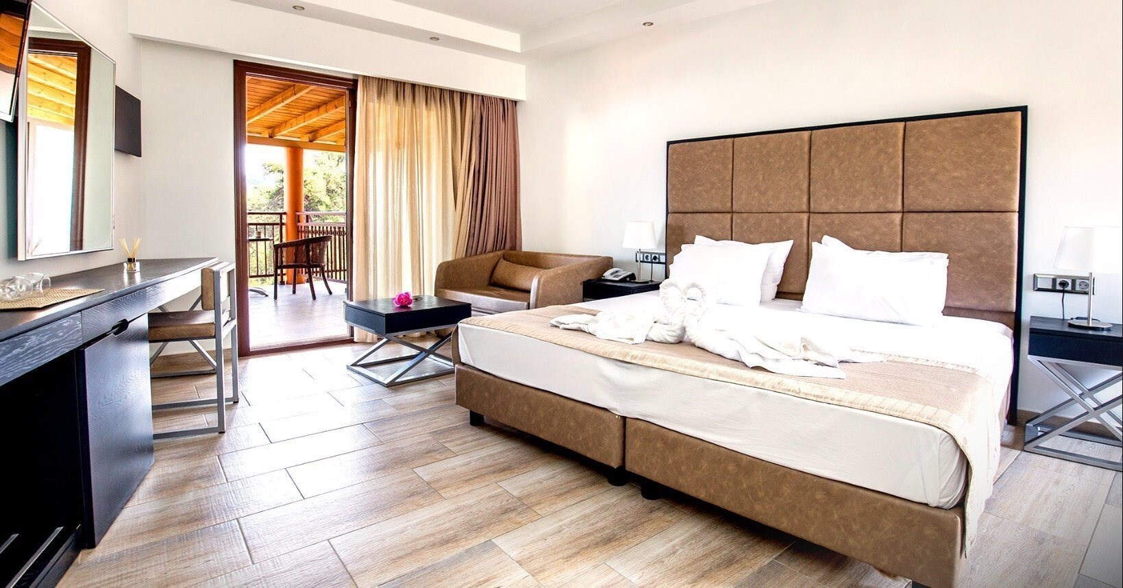 Панорама Four Season Hotel 3*