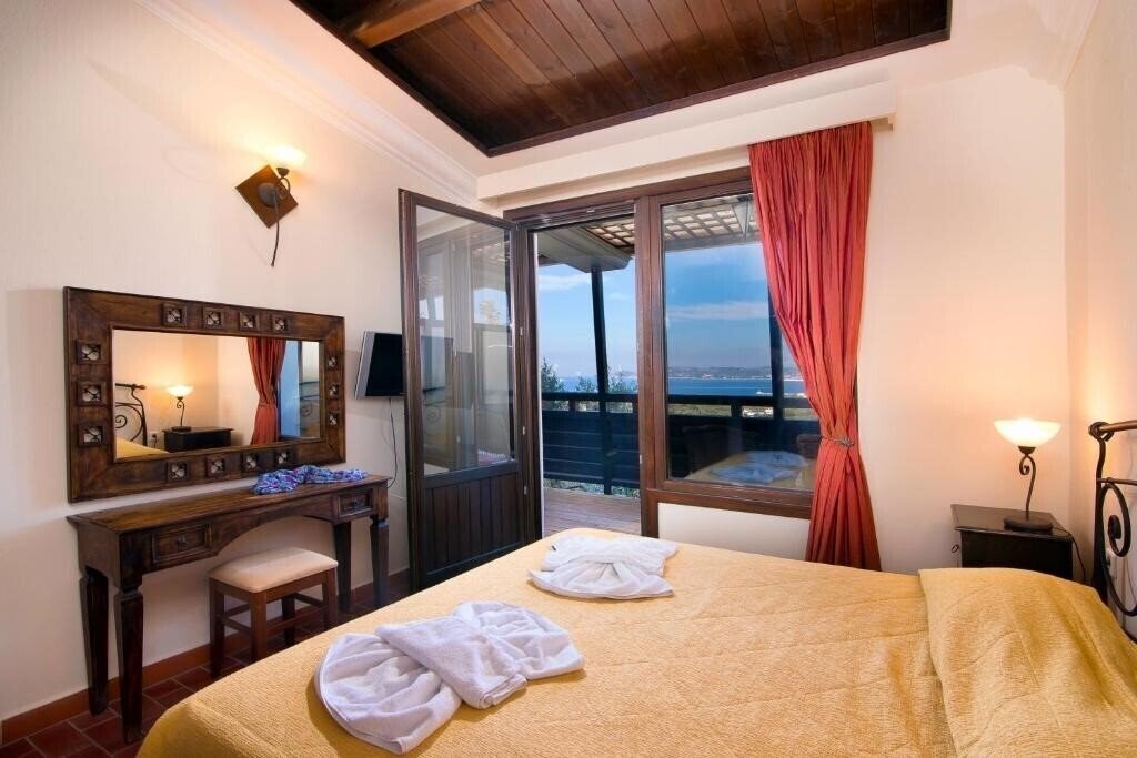 Территория Kallisti Hotel 4*