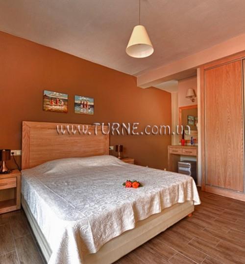 Отель Marys Residence Suites 3*