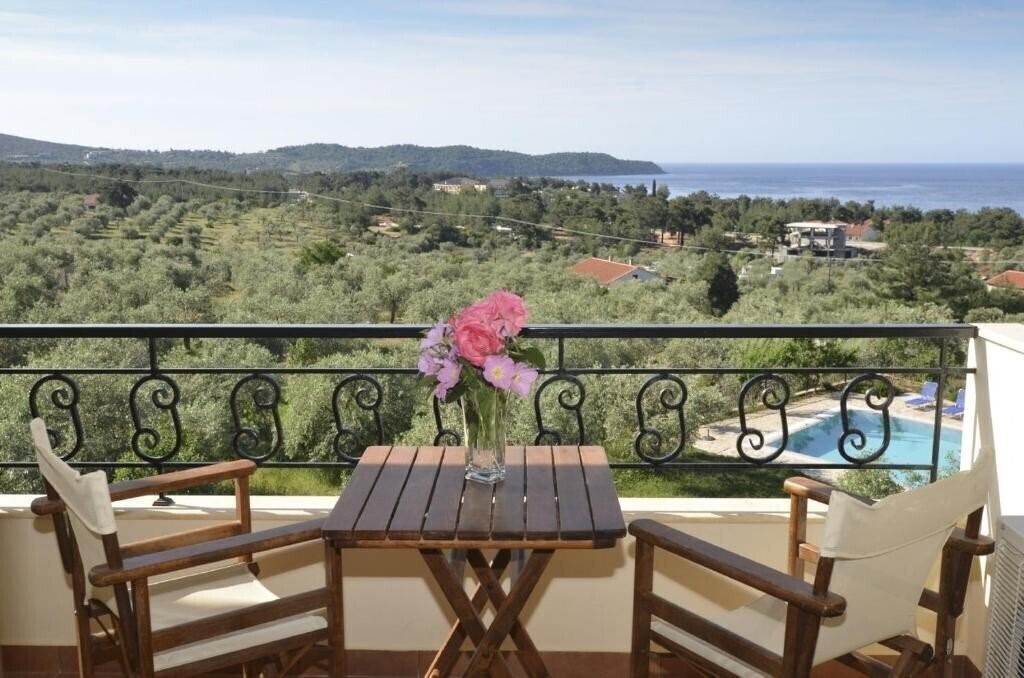 Територія Moonbeam Hotel 3*