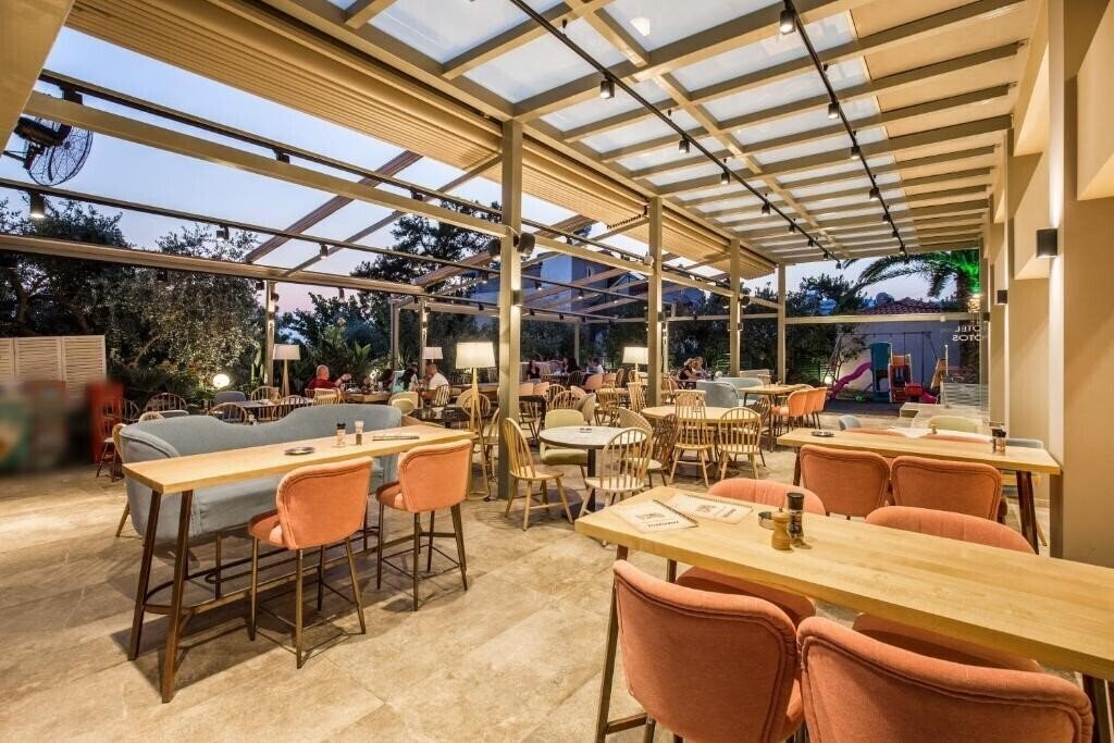 Вид Potos Hotel 3*