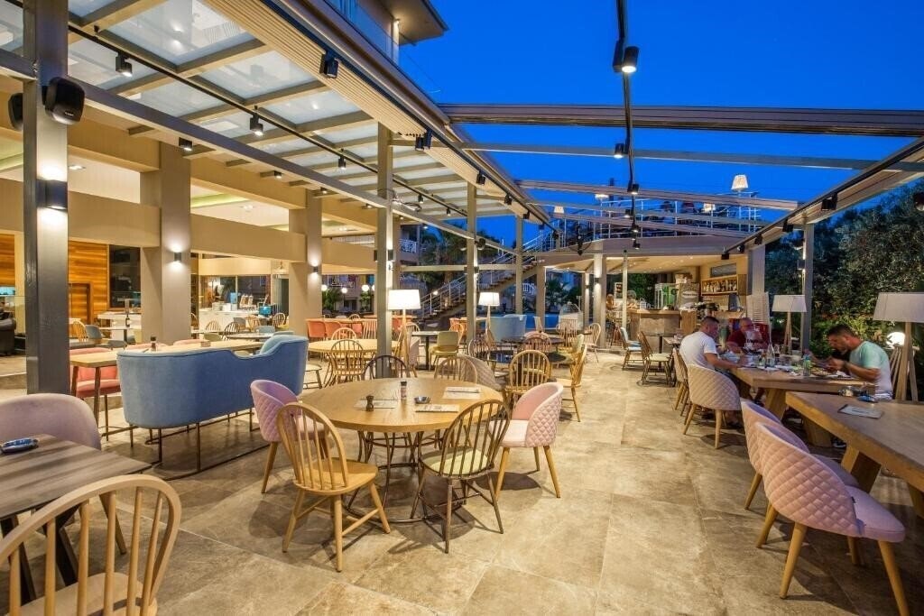 Апартаменты Potos Hotel 3*