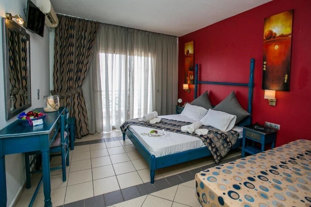 Вид Thalassies Hotel 3*