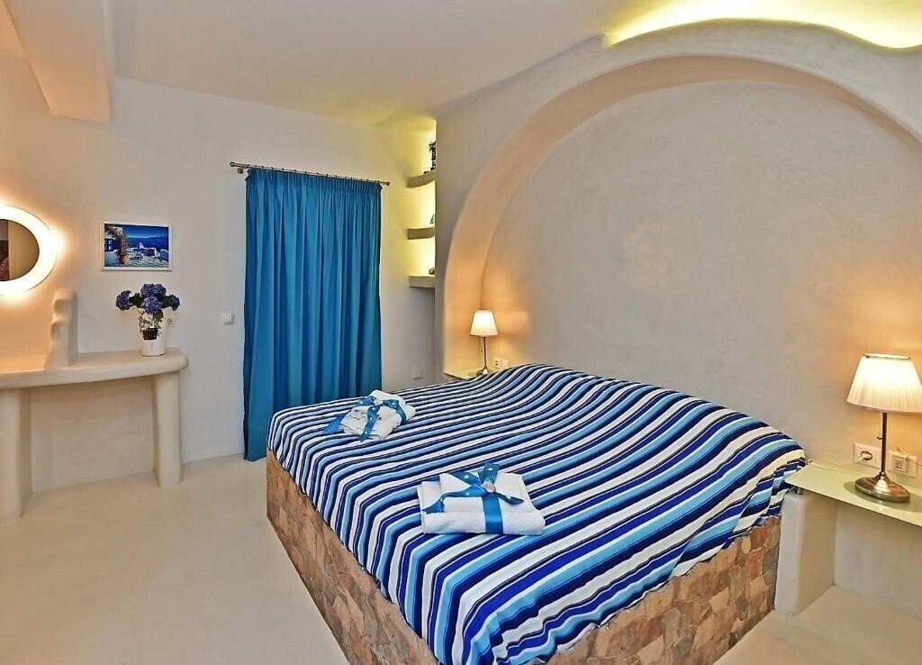 Готель Tinos Aqua Palazzo 4*