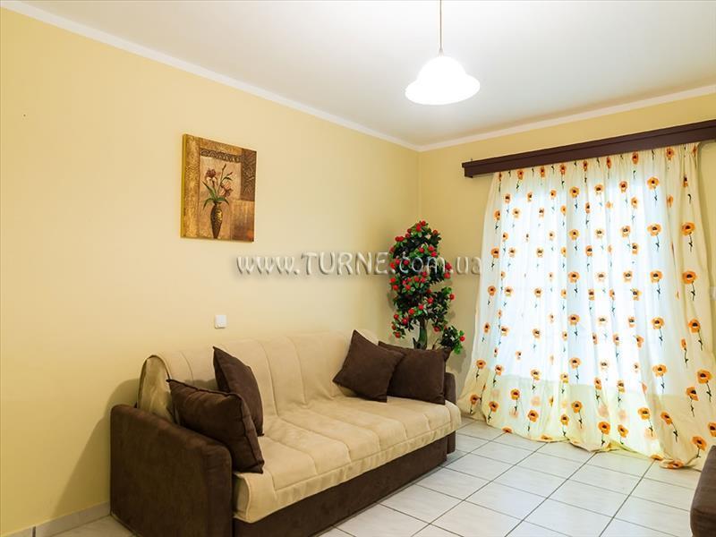 Територія Georgina Inn Hotel 2*