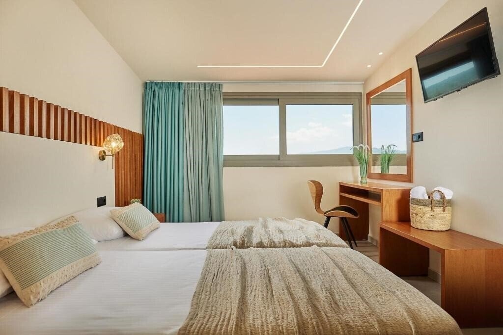 Апартаменти Letsos Hotel 3*