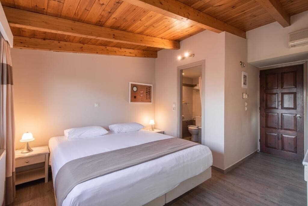 Панорама Yria Hotel 2*