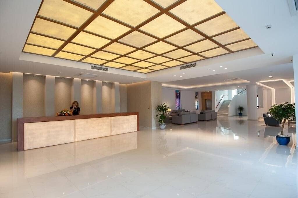 Территория Mediterranean Beach Resort & SPA 5*