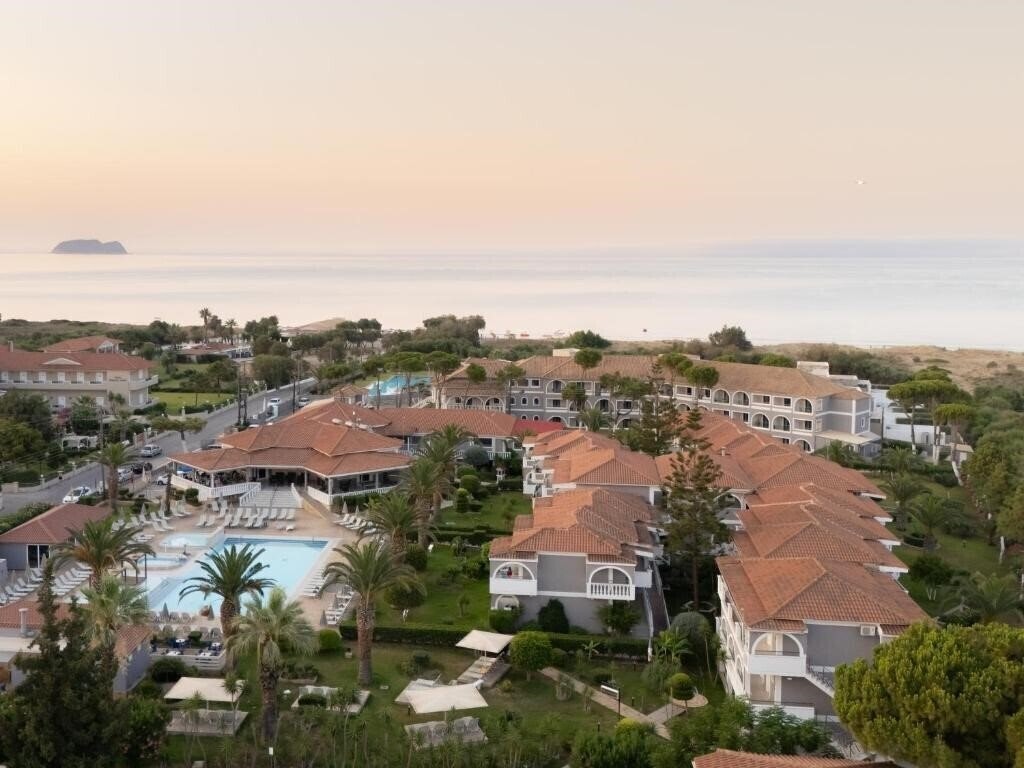 Отель Golden Sun Hotel 3*