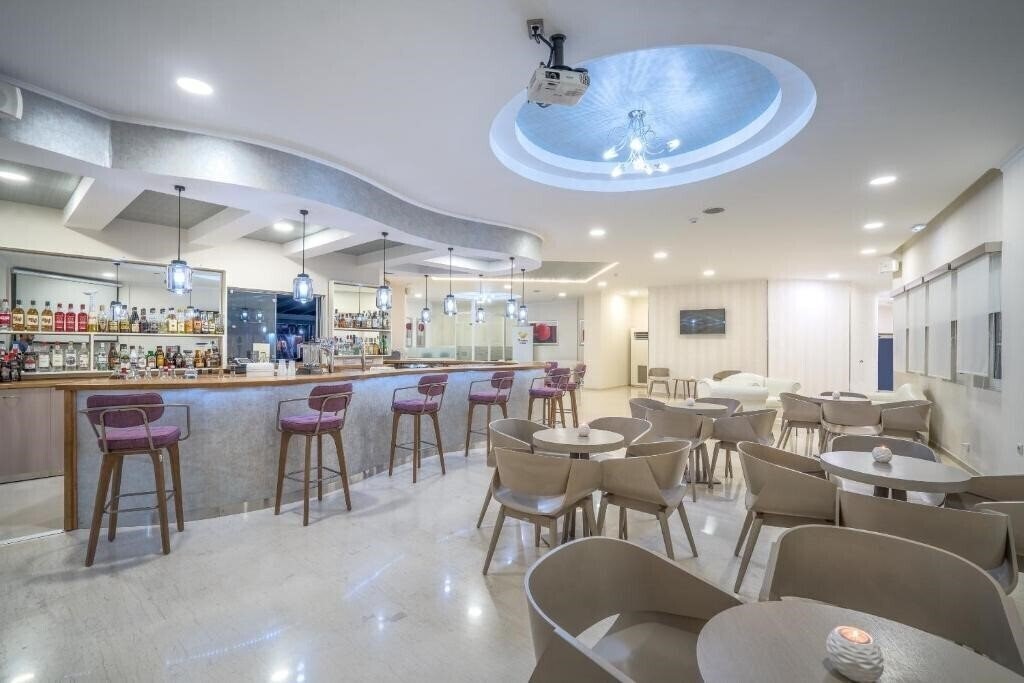 Апартаменты Golden Sun Hotel 3*