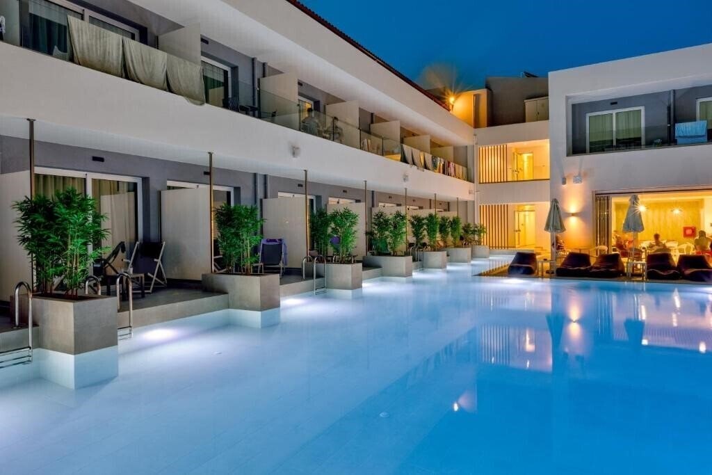 Территория White Olive Premium Laganas 4*