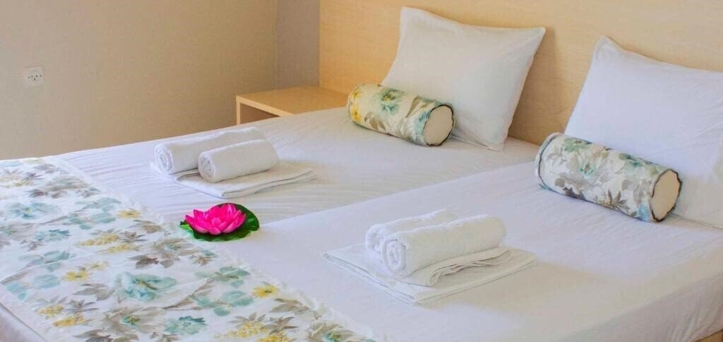 Панорама Dennis Studios 1*