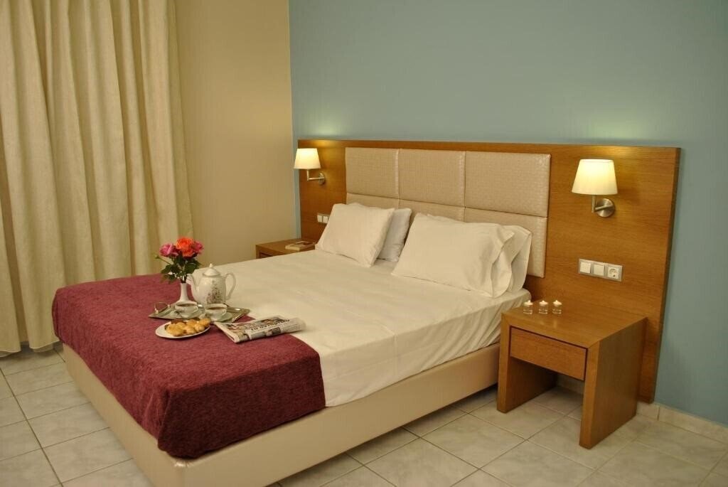 Вид Plessas Palace 2*