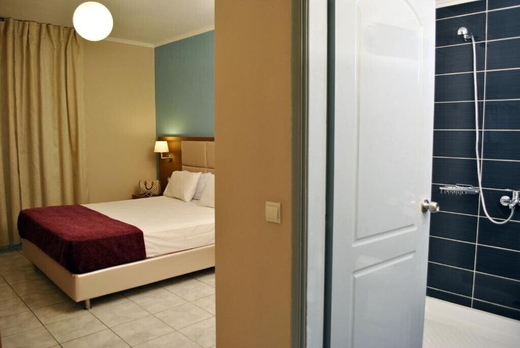 Територія Plessas Palace 2*