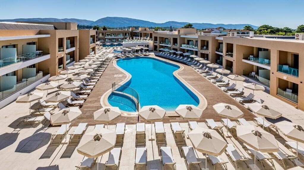 Территория White Olive Elite Laganas 5*