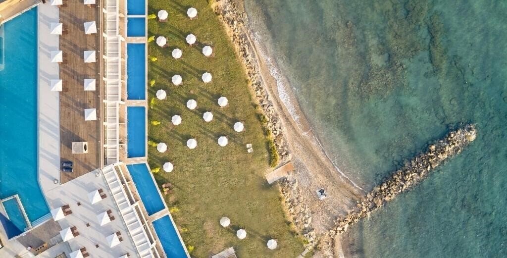 Территория Cavo Orient Beach 4*