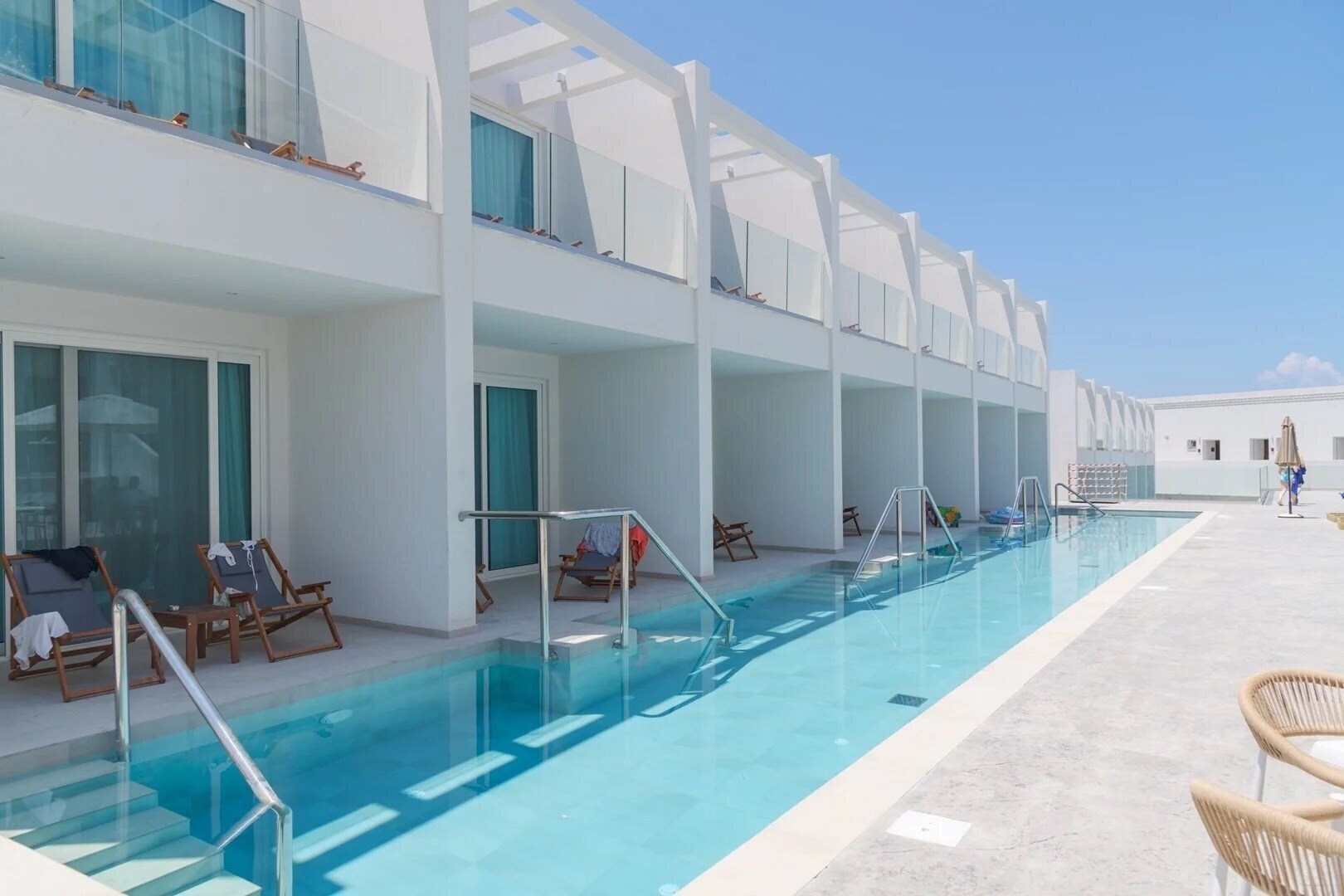 Апартаменты Mirage Bleu Hotel 5*